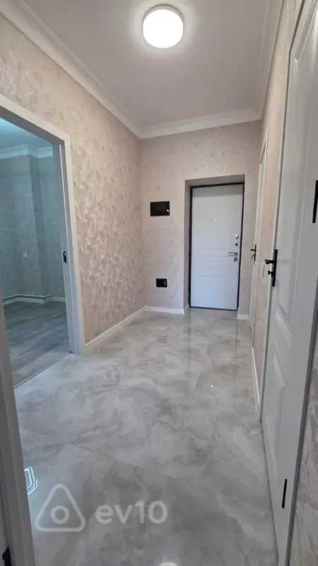 Satılır 2 otaqlı köhnə tikili 65 m²