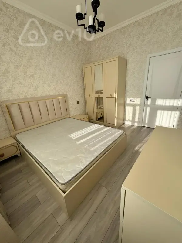 Kirayə verilir 2 otaqlı yeni tikili 75 m²
