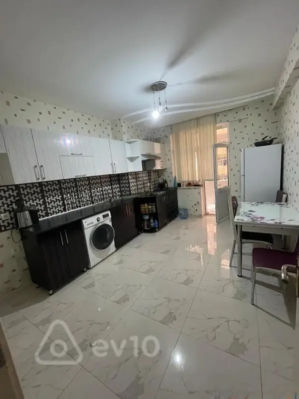 Kirayə verilir 2 otaqlı yeni tikili 100 m²