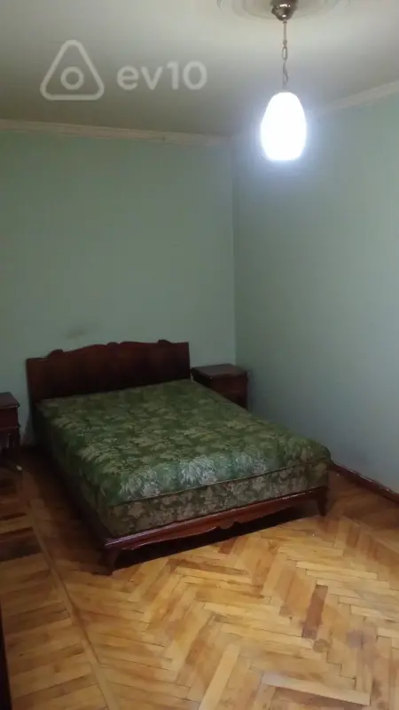 Kirayə verilir 2 otaqlı köhnə tikili 56 m²