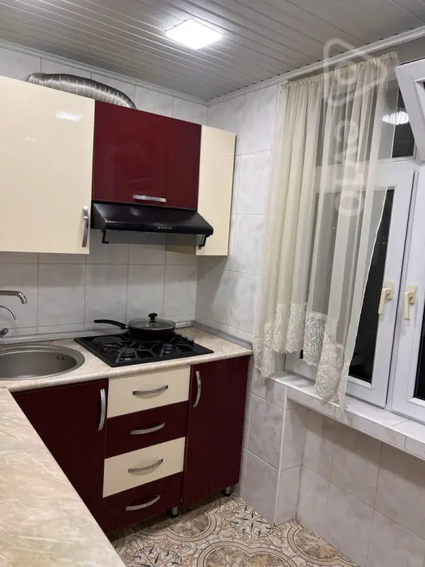 Kirayə verilir 3 otaqlı köhnə tikili 62 m²