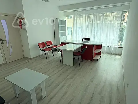 Kirayə verilir 1 otaqlı ofis 14 m² — Bakı, Nəsimi 1 otaq 14.00 m²