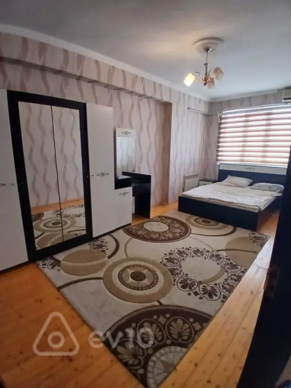 Kirayə verilir 1 otaqlı köhnə tikili 38 m²