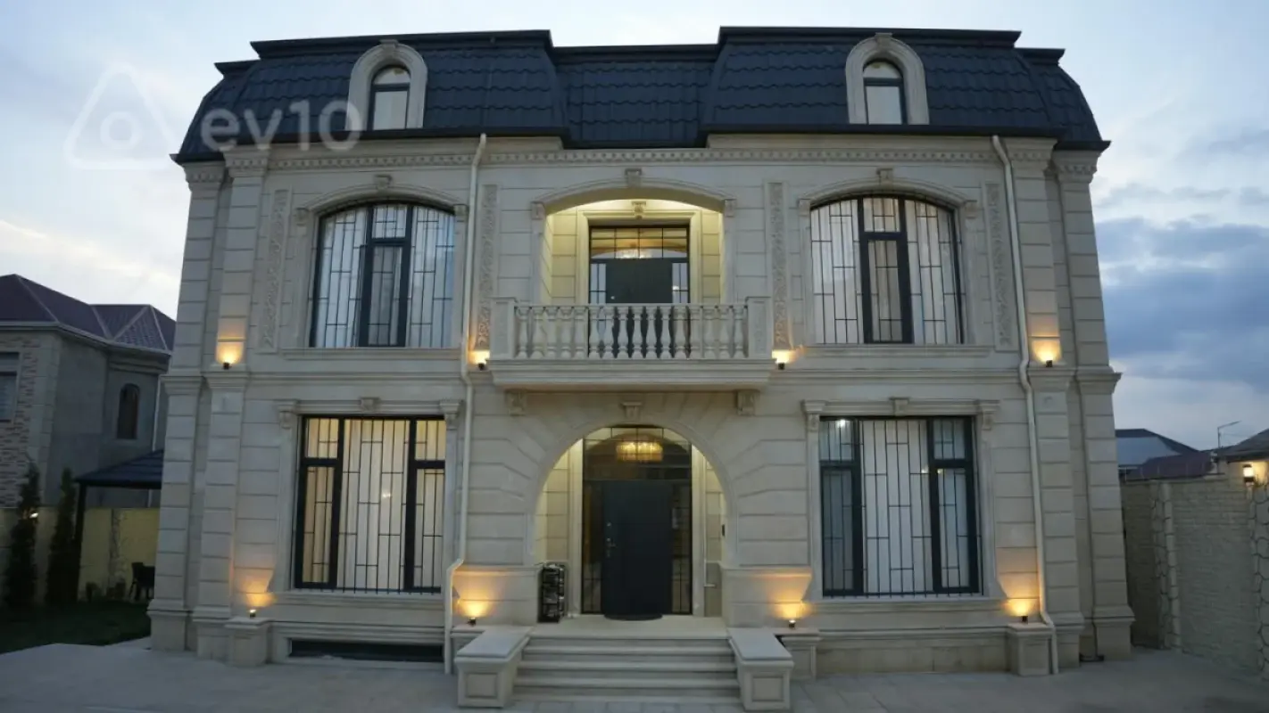 Satılır 6 otaqlı həyət evi 430 m²