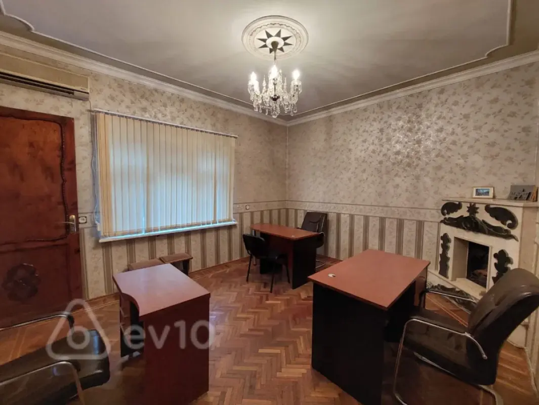 Kirayə verilir 4 otaqlı ofis 100 m²
