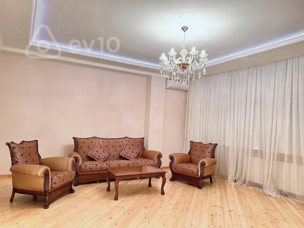 Kirayə verilir 2 otaqlı yeni tikili 110 m²