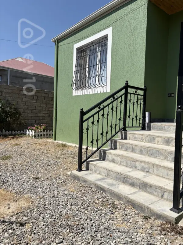 Satılır 4 otaqlı həyət evi 100 m²