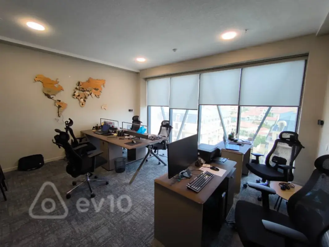 Kirayə verilir 2 otaqlı ofis 74 m²