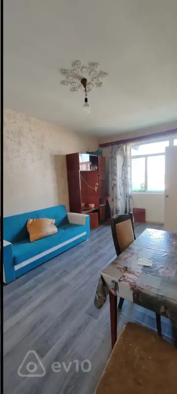 Kirayə verilir 2 otaqlı köhnə tikili 55 m²