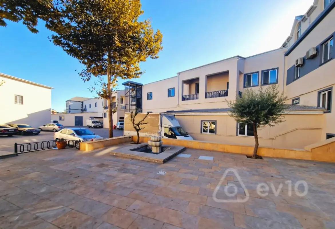 Kirayə verilir mənzil 380 m²