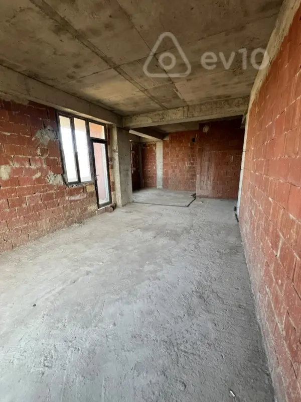 Satılır 2 otaqlı yeni tikili 60 m²