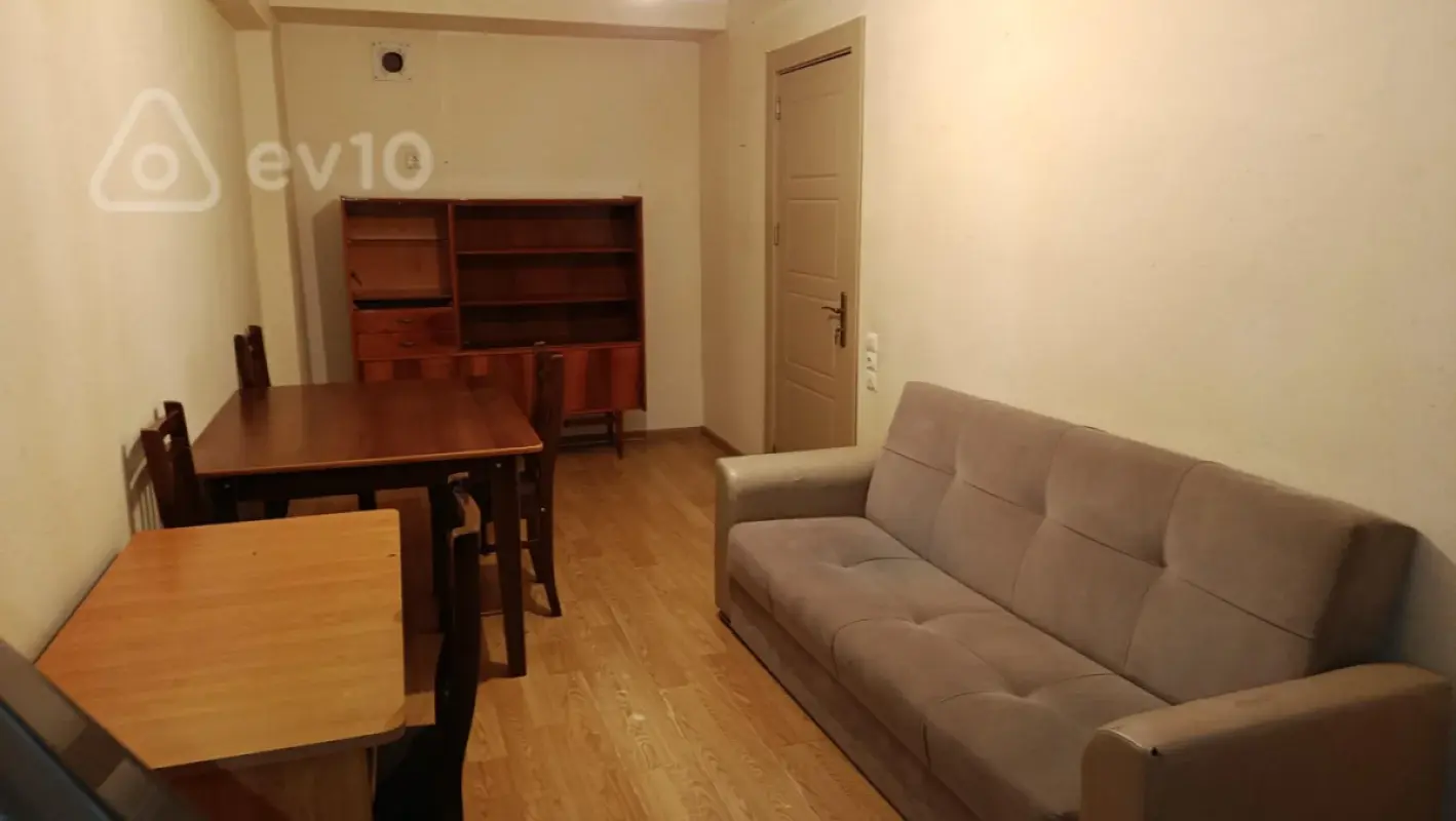 Kirayə verilir 3 otaqlı köhnə tikili 88 m²