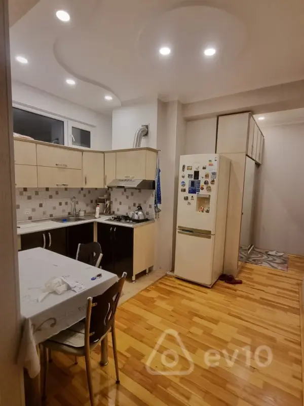 Kirayə verilir 2 otaqlı yeni tikili 74 m²