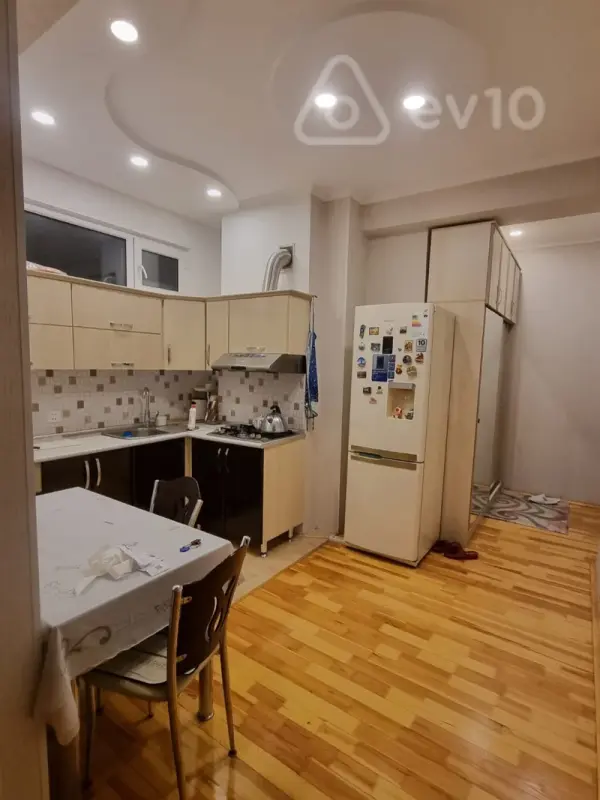 Kirayə verilir 2 otaqlı yeni tikili 74 m²