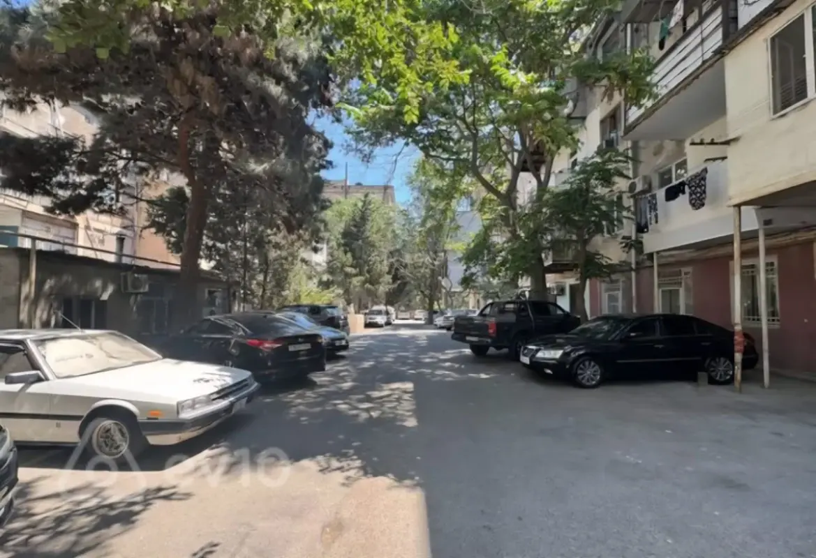 Kirayə verilir 2 otaqlı köhnə tikili 70 m²