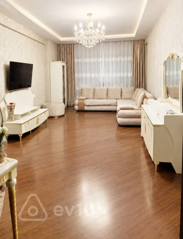 Kirayə verilir 3 otaqlı yeni tikili 120 m²