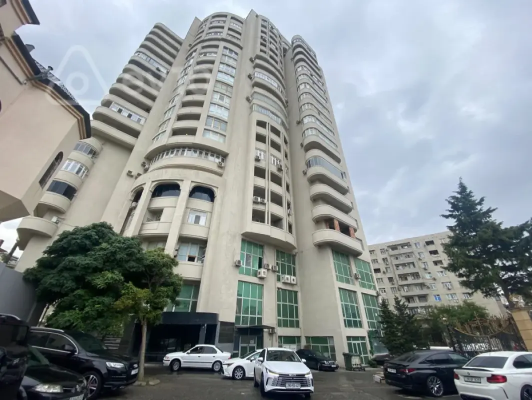 Satılır 5 otaqlı yeni tikili 301 m²