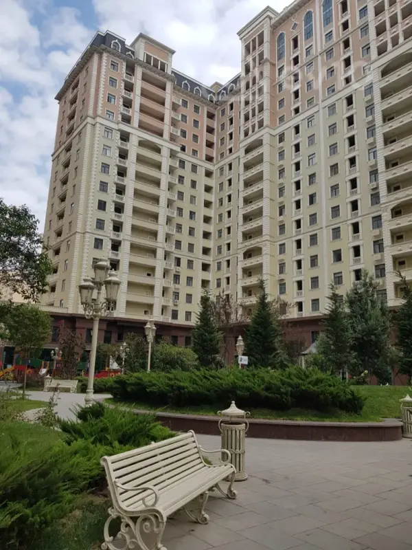 Satılır 2 otaqlı yeni tikili 68 m²