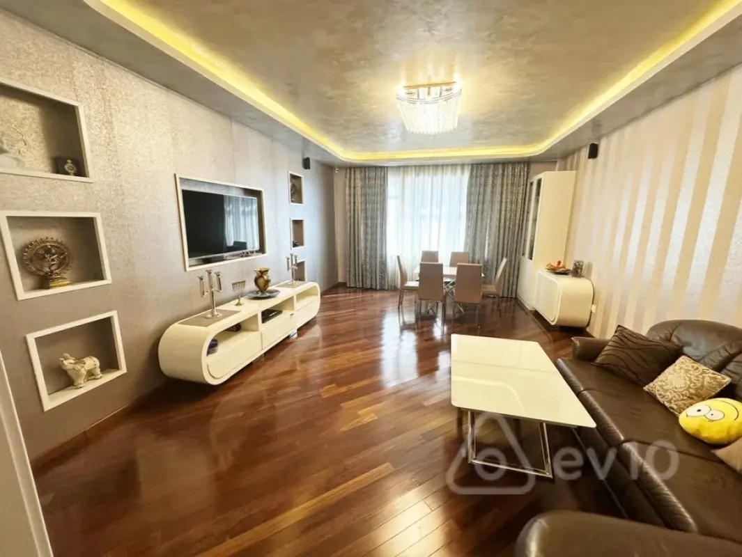 Kirayə verilir 2 otaqlı yeni tikili 153 m²
