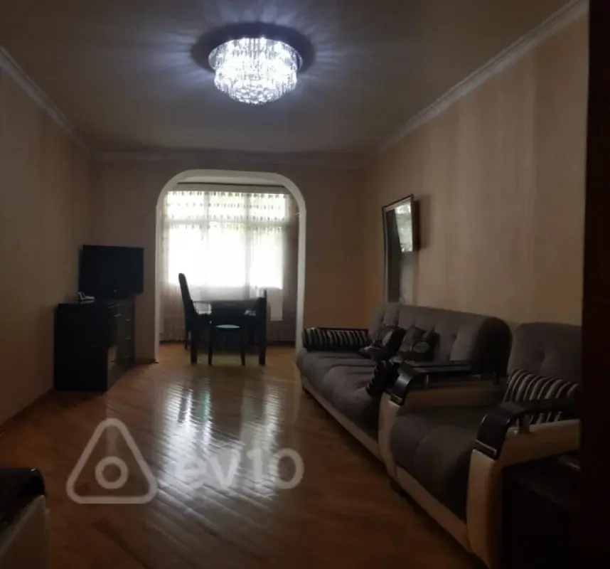 Kirayə verilir 2 otaqlı köhnə tikili 55 m²