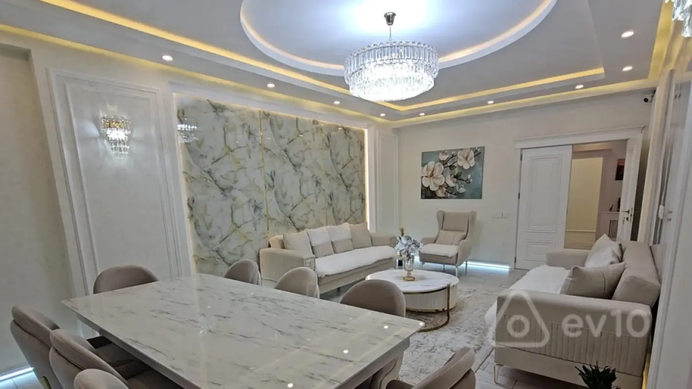 Kirayə verilir 3 otaqlı yeni tikili 140 m²