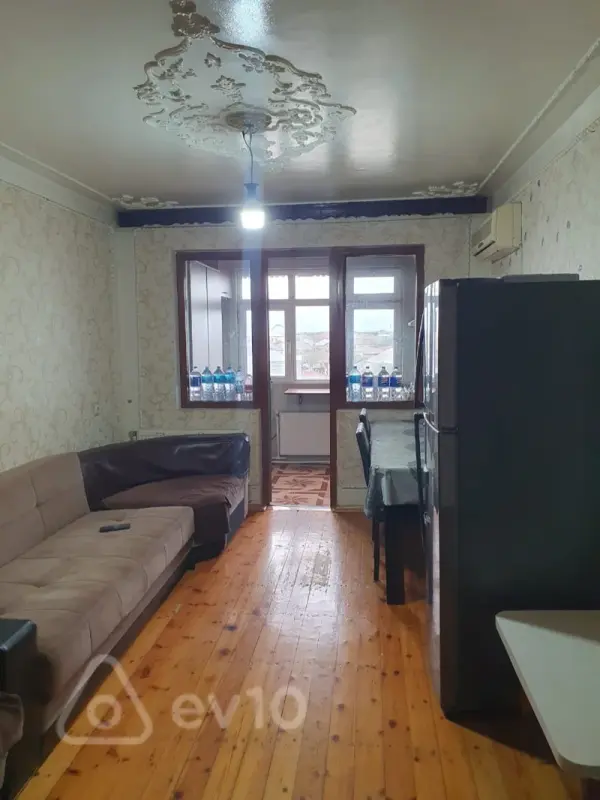 Kirayə verilir 2 otaqlı köhnə tikili 50 m²