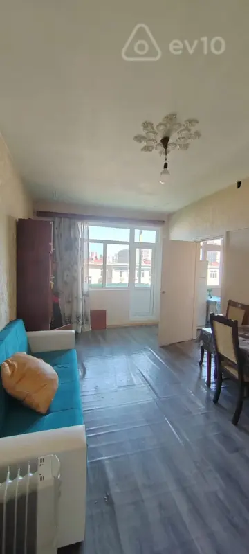 Kirayə verilir 2 otaqlı köhnə tikili 50 m²