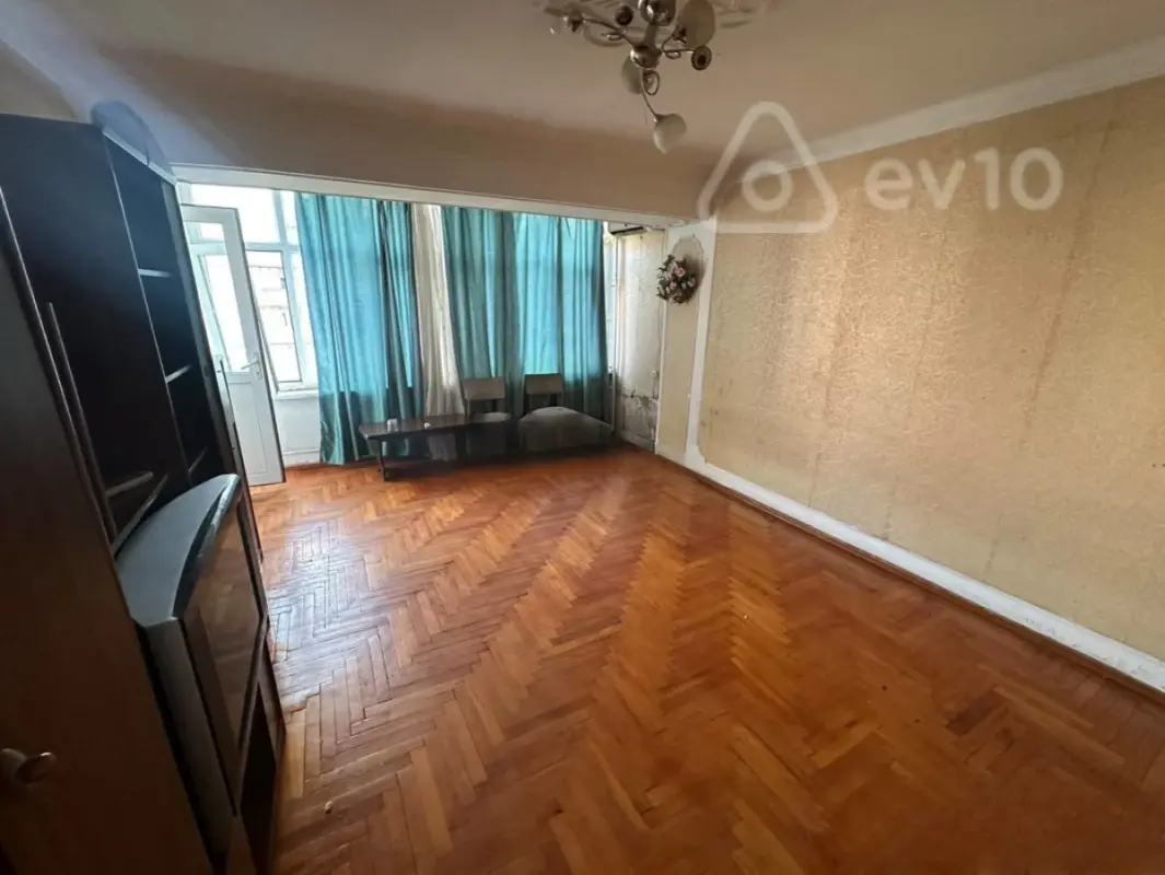 Satılır 2 otaqlı köhnə tikili 45 m²