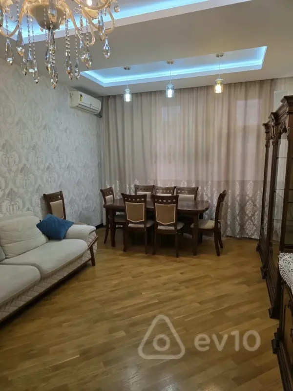 Kirayə verilir 3 otaqlı yeni tikili 110 m²