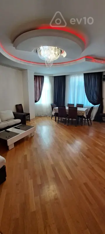 Kirayə verilir 3 otaqlı yeni tikili 120 m²