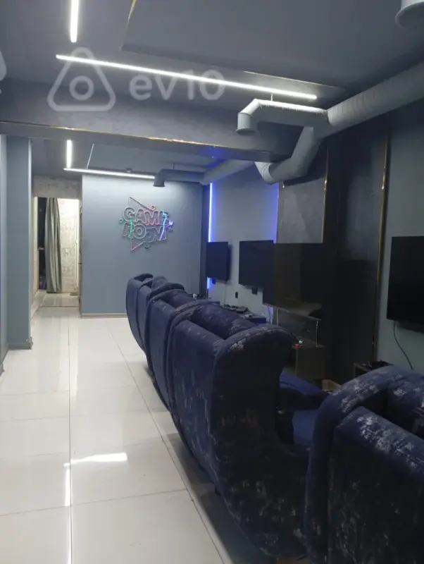 Satılır mənzil 130 m²