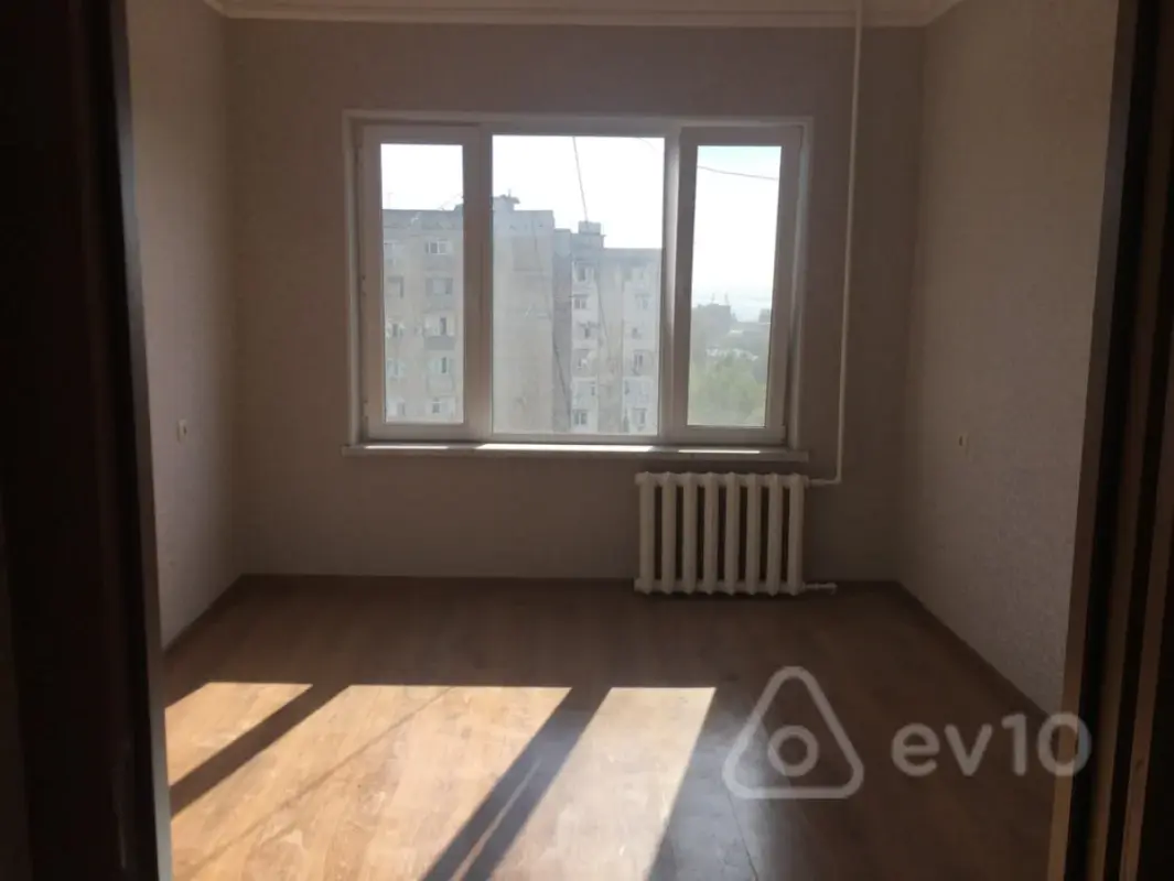 Kirayə verilir 2 otaqlı köhnə tikili 65 m²