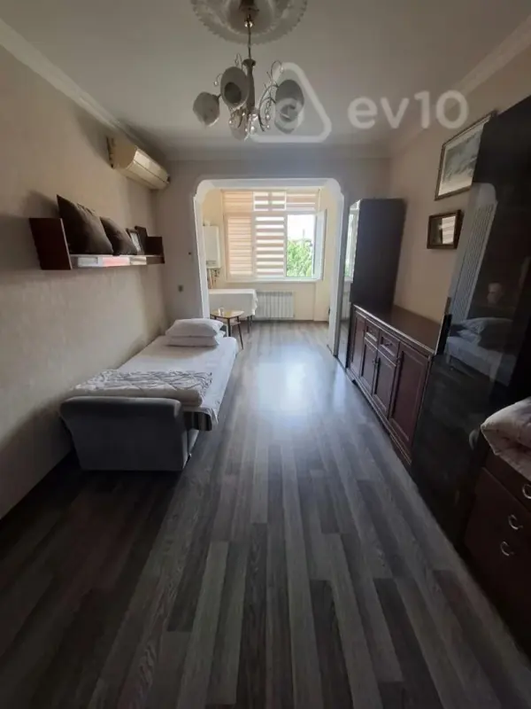 Kirayə verilir 2 otaqlı köhnə tikili 40 m²