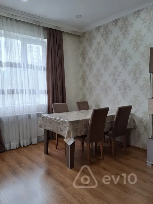 Kirayə verilir 2 otaqlı yeni tikili 70 m²