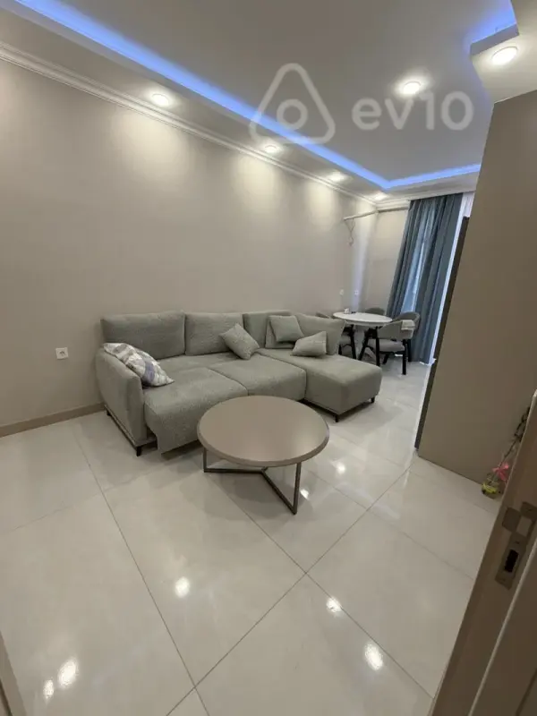 Kirayə verilir 2 otaqlı yeni tikili 70 m²