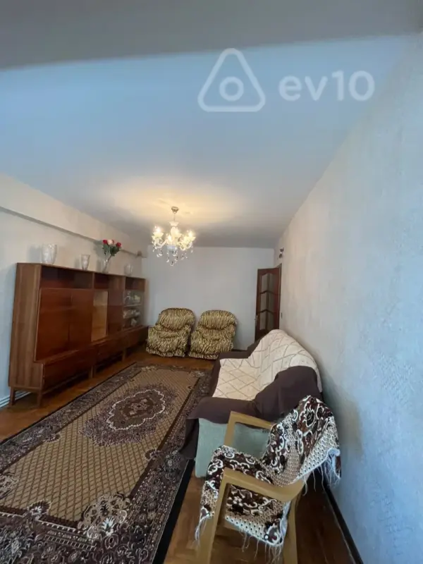 Kirayə verilir 3 otaqlı köhnə tikili 105 m²