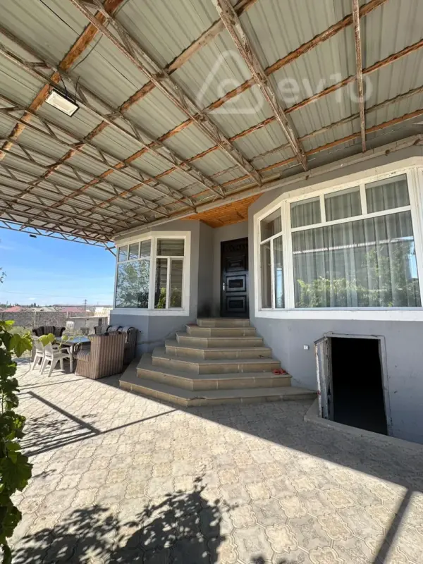 Satılır 5 otaqlı həyət evi 140 m²