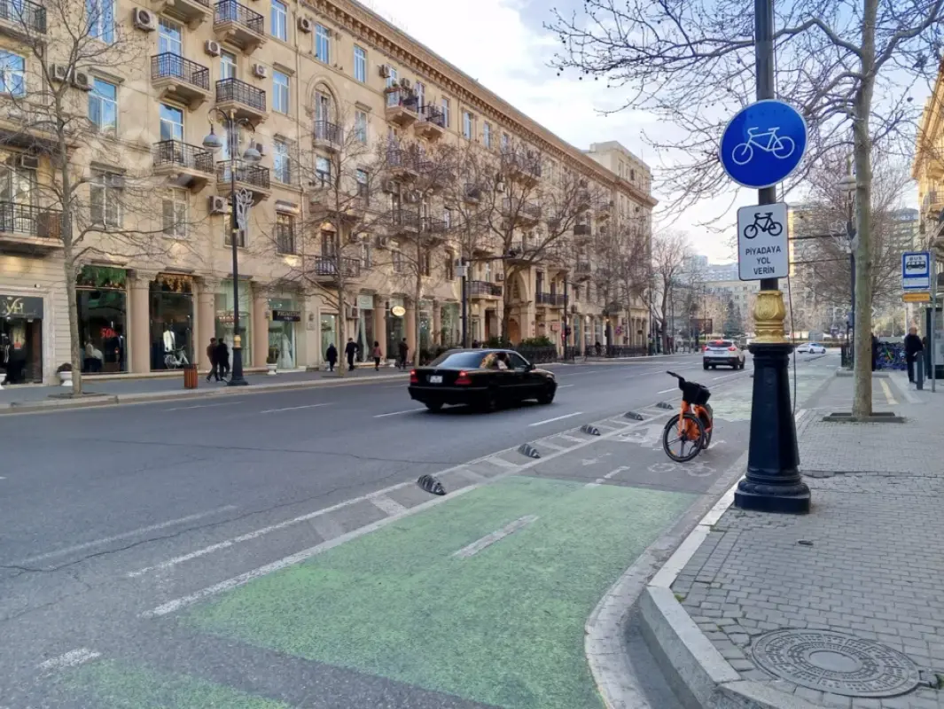 Kirayə verilir 1 otaqlı köhnə tikili 53 m²