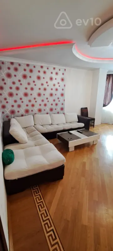 Kirayə verilir 3 otaqlı yeni tikili 110 m²