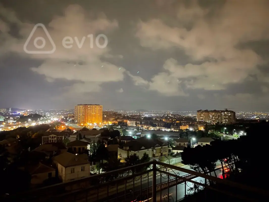 Kirayə verilir 3 otaqlı yeni tikili 150 m²
