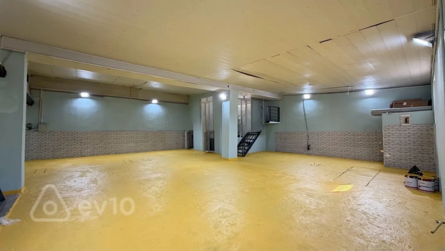 Kirayə verilir mənzil 220 m²