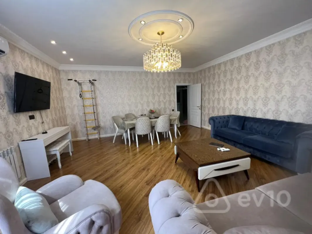 Satılır 3 otaqlı yeni tikili 120 m²