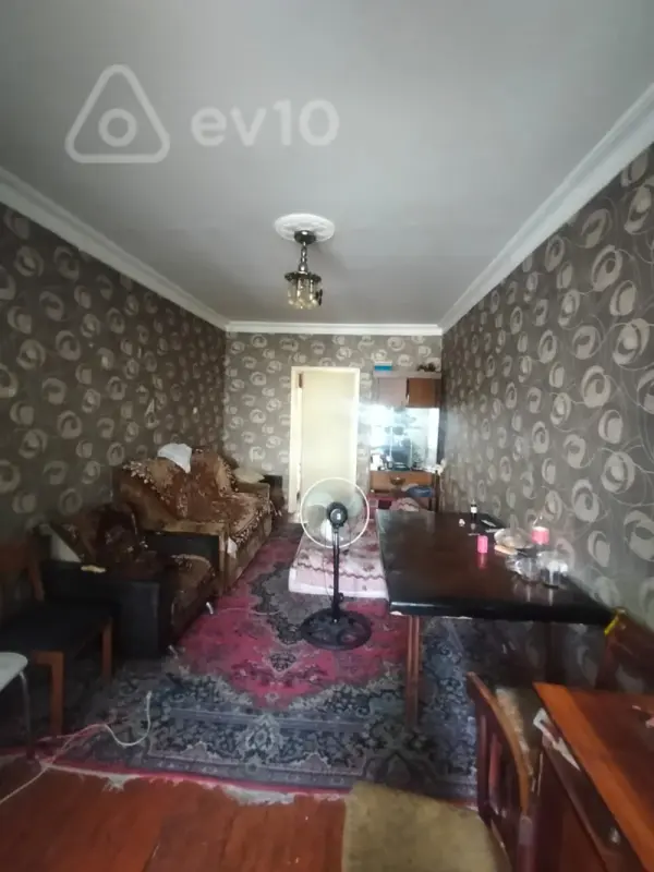 Satılır 2 otaqlı köhnə tikili 55 m²