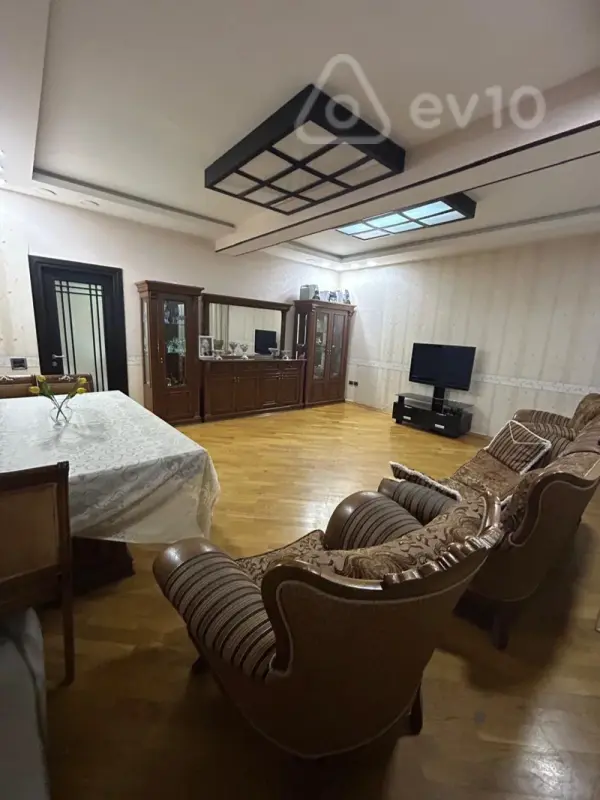 Satılır 3 otaqlı yeni tikili 115 m²