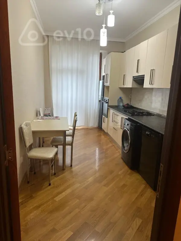 Kirayə verilir 2 otaqlı yeni tikili 75 m²