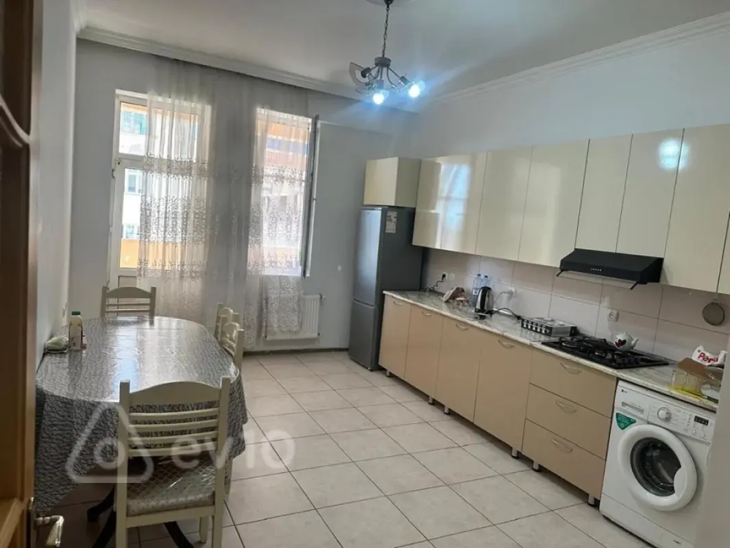 Kirayə verilir 3 otaqlı yeni tikili 115 m²