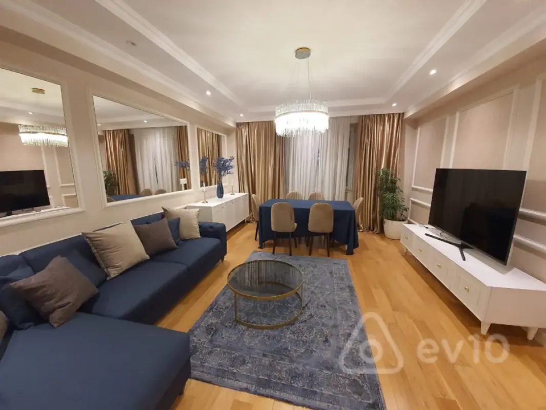 Kirayə verilir 3 otaqlı köhnə tikili 120 m²