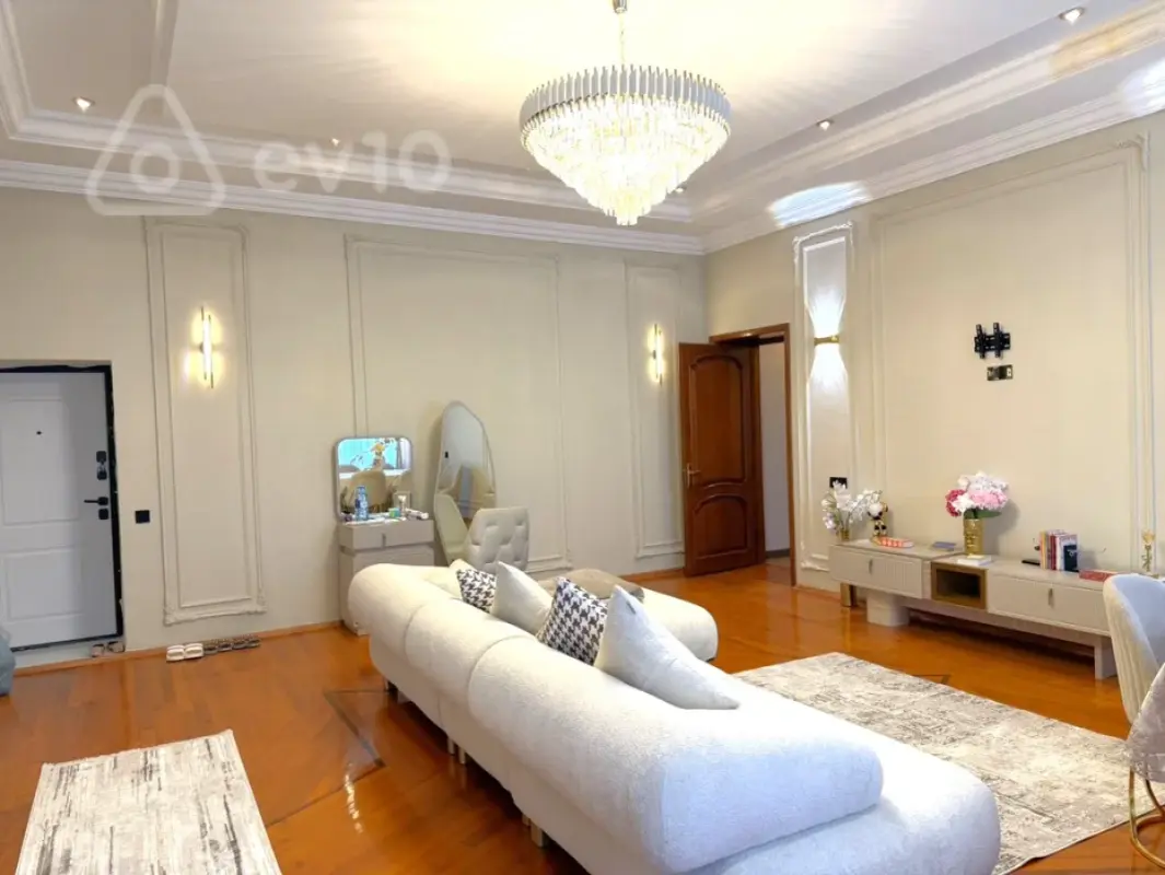 Kirayə verilir 3 otaqlı köhnə tikili 110 m²