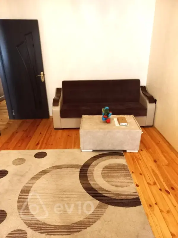 Kirayə verilir 3 otaqlı köhnə tikili 72 m²