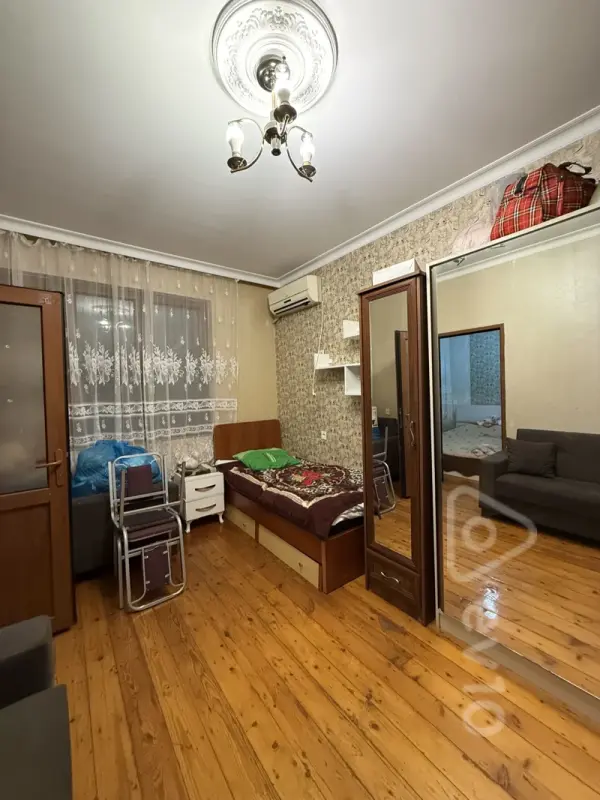 Kirayə verilir 2 otaqlı köhnə tikili 10 m²
